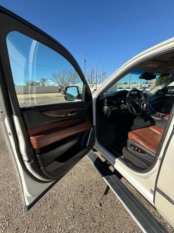used 2015 Cadillac Escalade ESV car, priced at $28,995