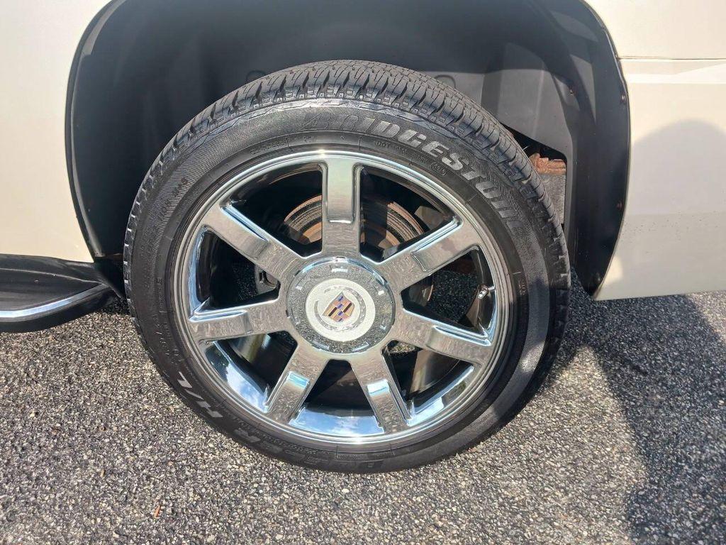 used 2007 Cadillac Escalade car, priced at $12,995