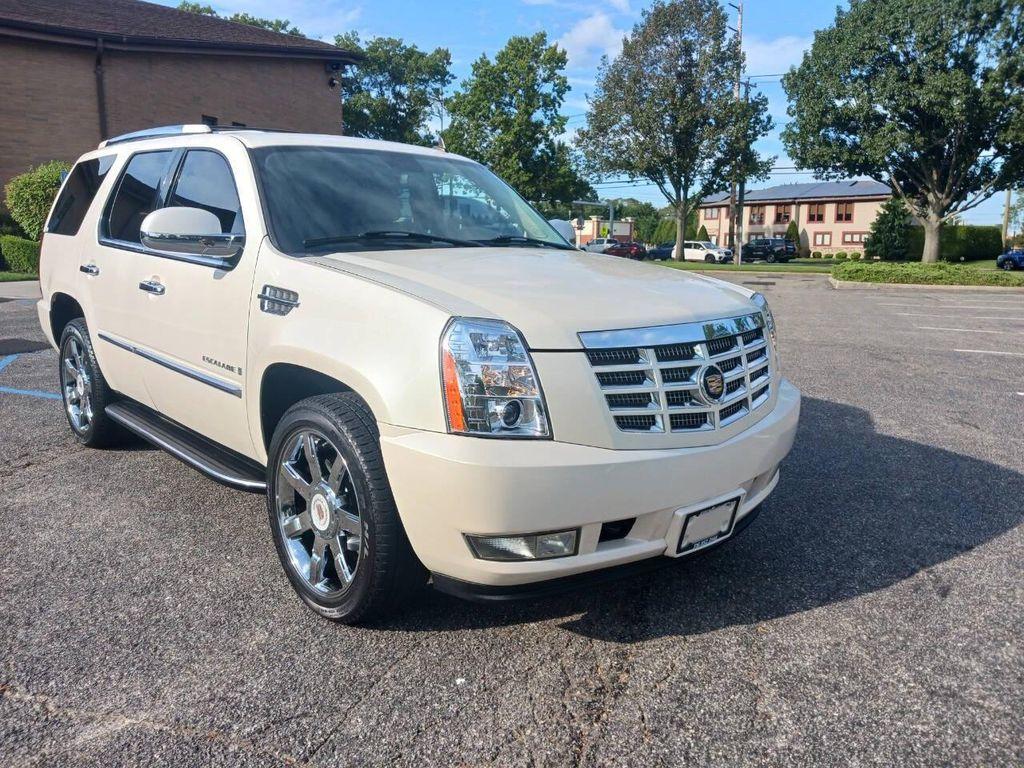 used 2007 Cadillac Escalade car, priced at $12,995