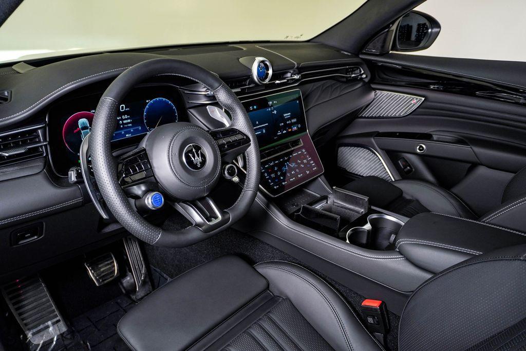 new 2025 Maserati Grecale car, priced at $119,995