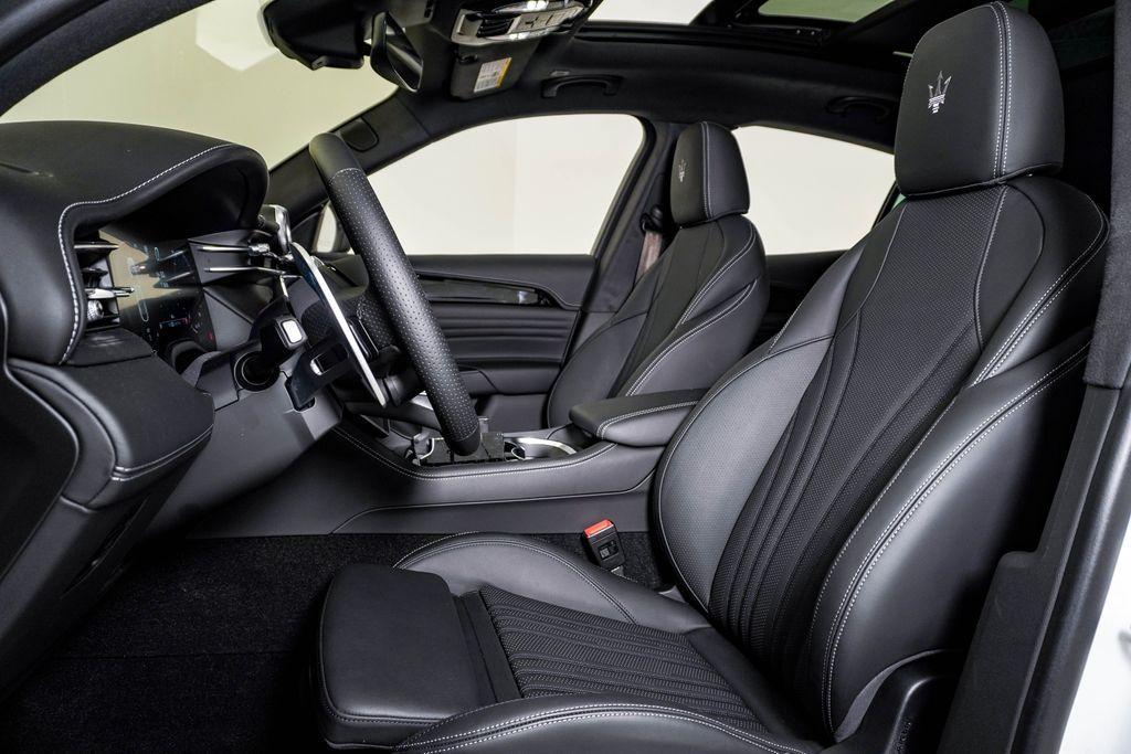 new 2025 Maserati Grecale car, priced at $119,995
