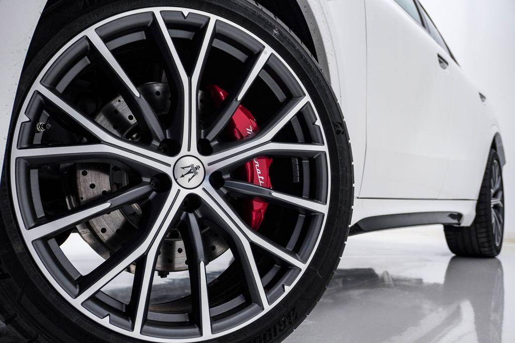 new 2025 Maserati Grecale car, priced at $119,995