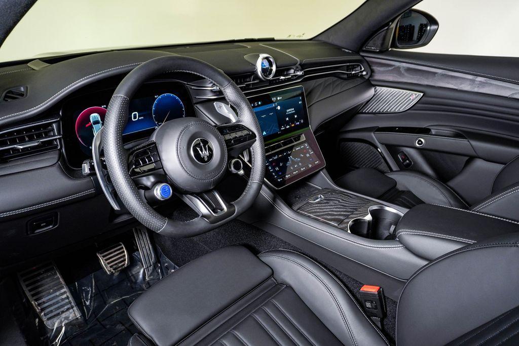 new 2025 Maserati Grecale car, priced at $83,995
