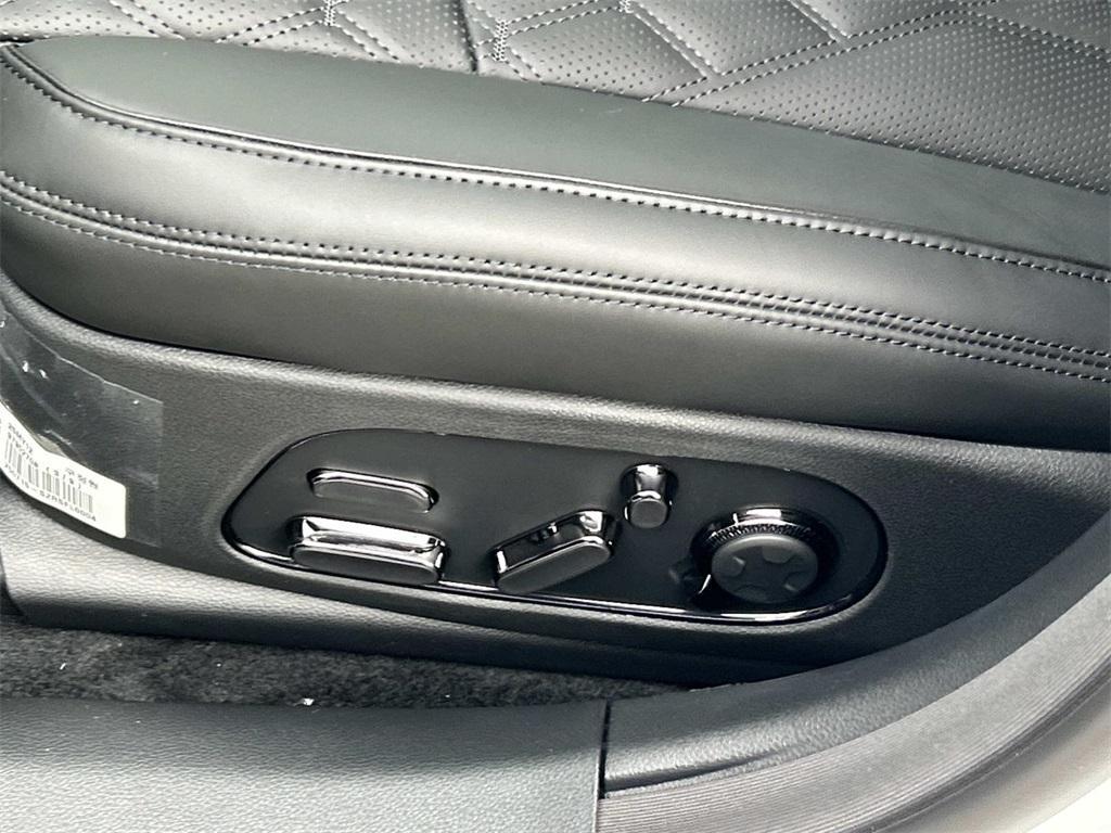 new 2026 Genesis G90 car, priced at $105,160