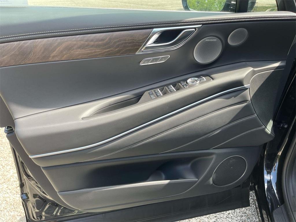 new 2025 Genesis GV80 car, priced at $77,144