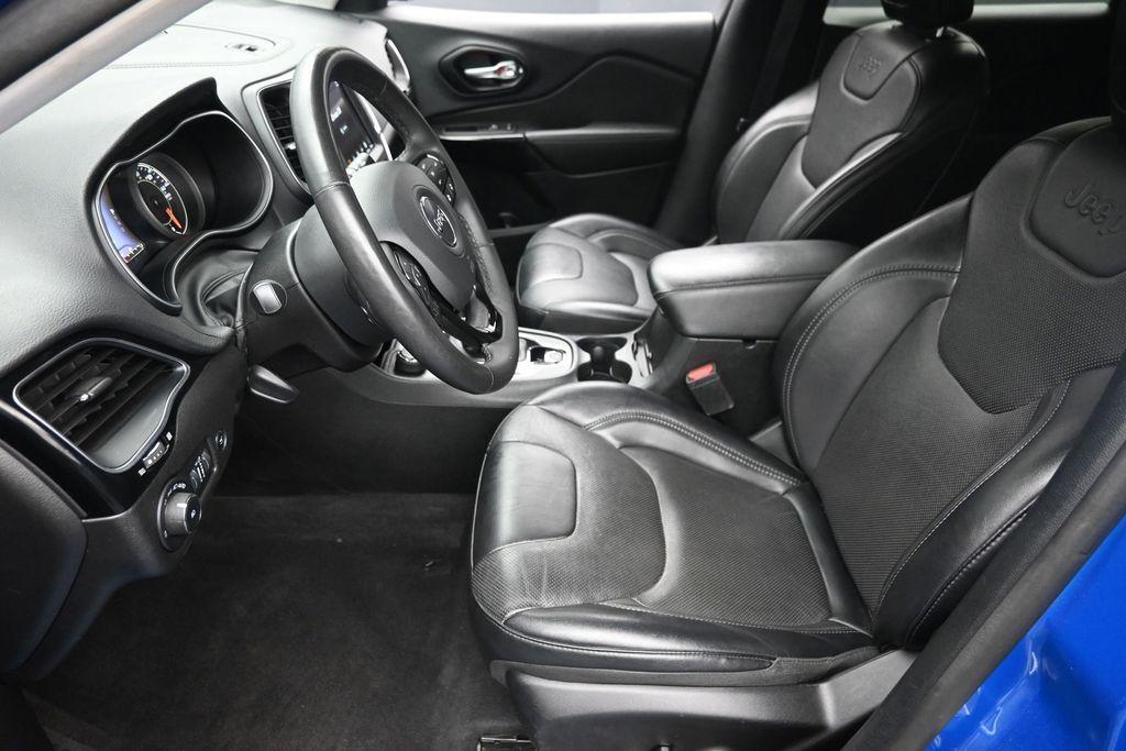 used 2023 Jeep Cherokee car, priced at $21,581
