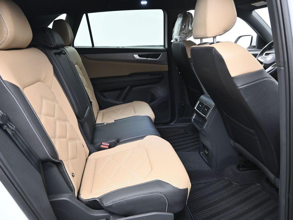 new 2026 Volkswagen Atlas Cross Sport car, priced at $45,235