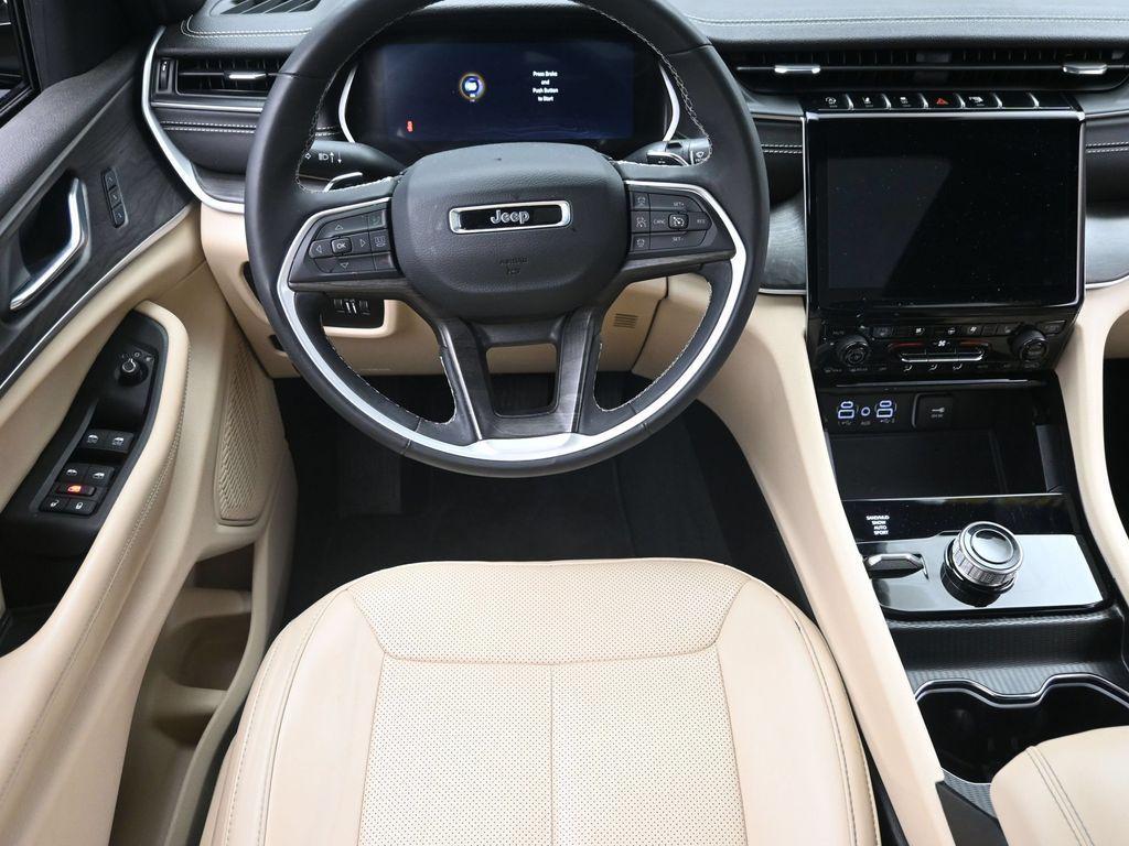 used 2025 Jeep Grand Cherokee L car, priced at $35,180