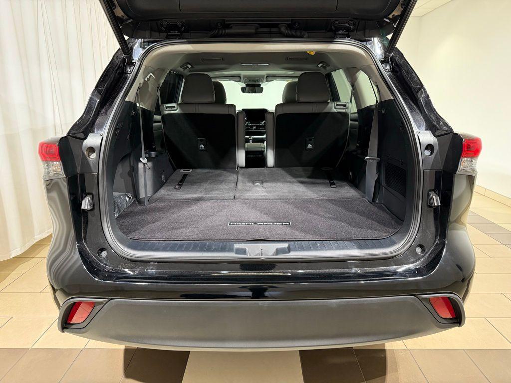 used 2023 Toyota Highlander car, priced at $41,982