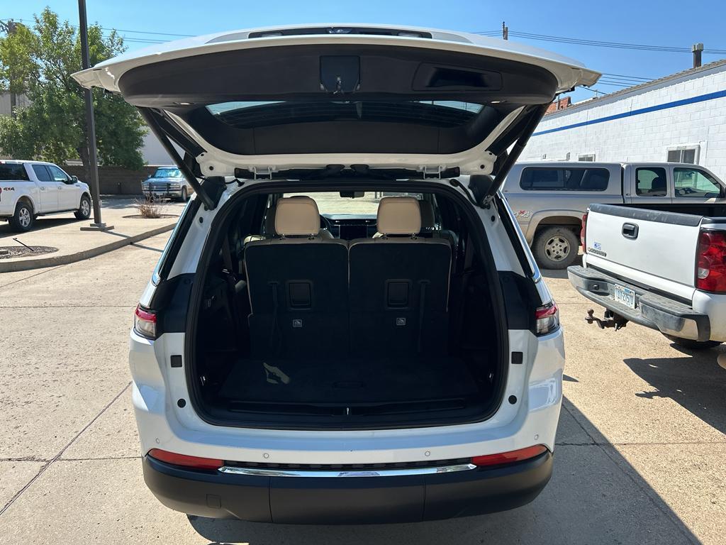 used 2023 Jeep Grand Cherokee L car