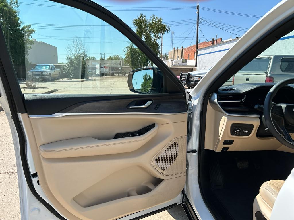 used 2023 Jeep Grand Cherokee L car