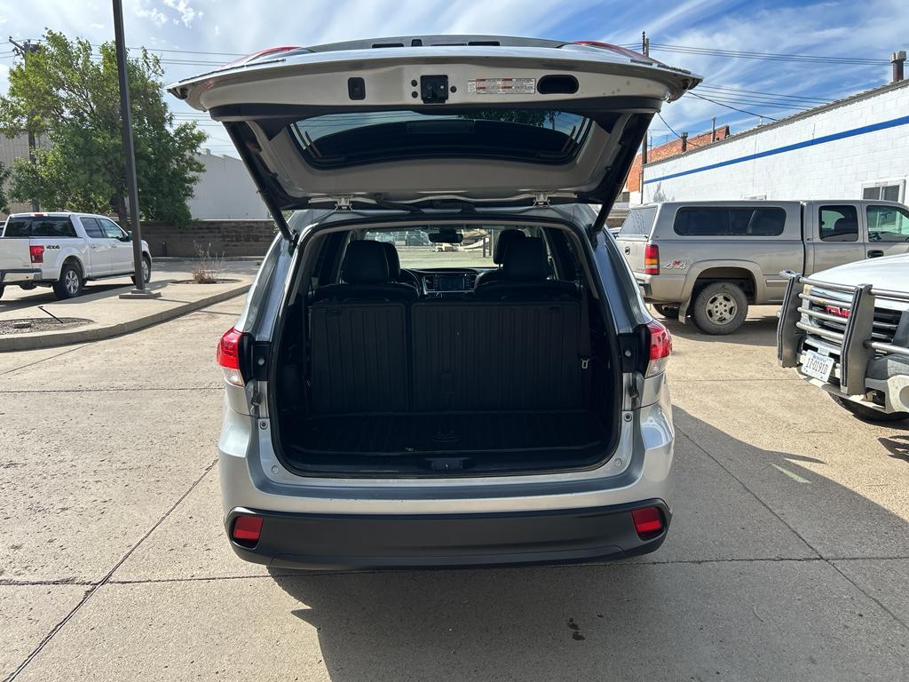 used 2017 Toyota Highlander car