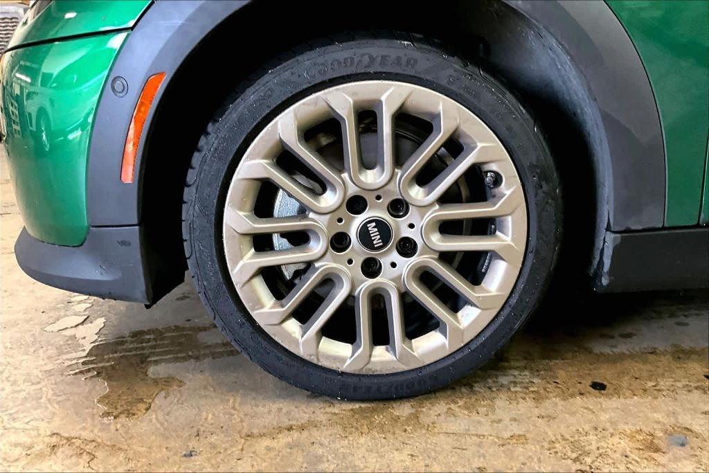 used 2025 MINI Hardtop car, priced at $33,993