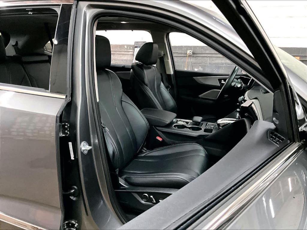 used 2023 Acura MDX car, priced at $38,998