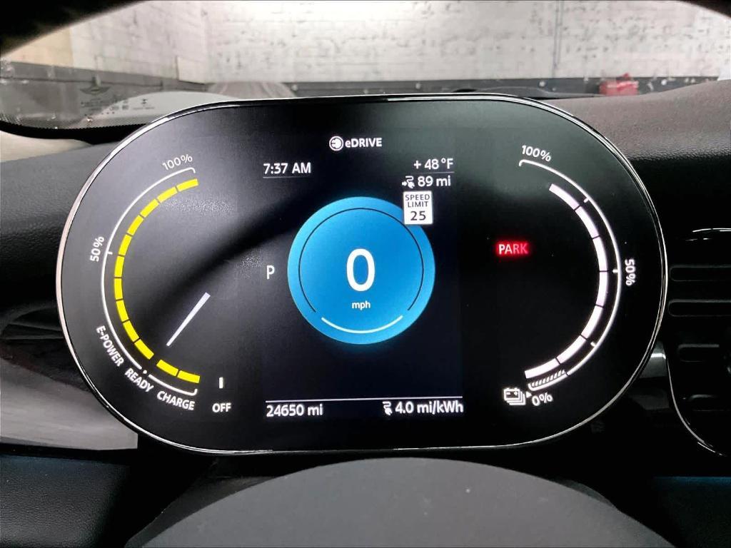 used 2024 MINI SE Hardtop car, priced at $22,453