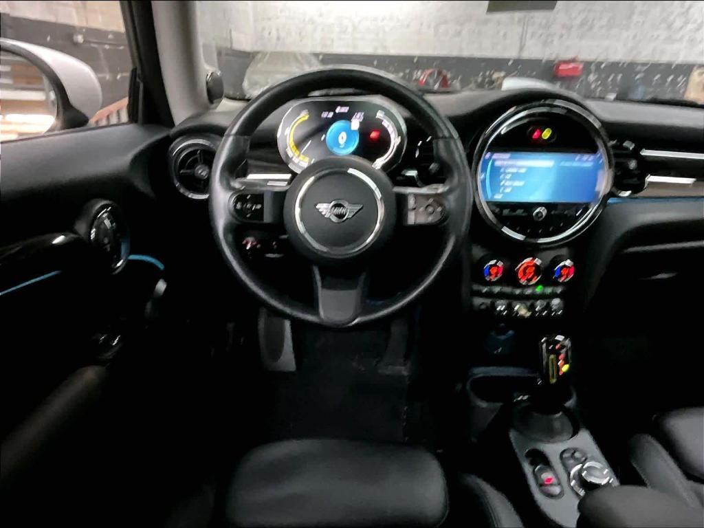 used 2024 MINI SE Hardtop car, priced at $22,453