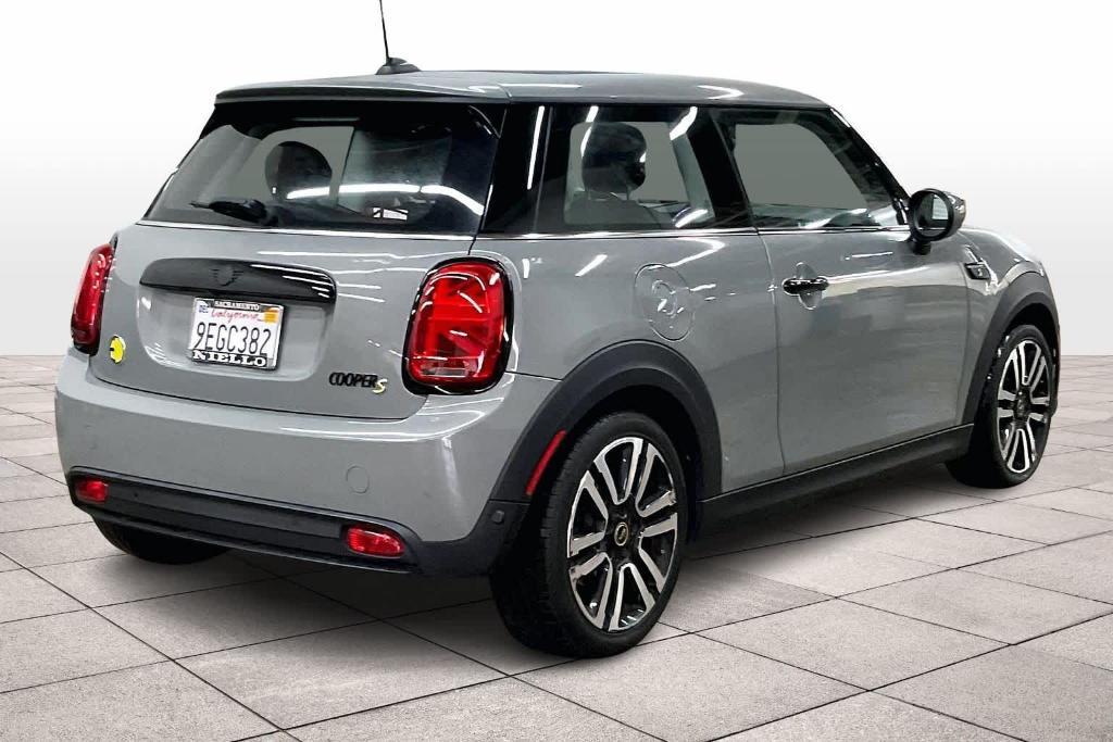 used 2023 MINI SE Hardtop car, priced at $19,691