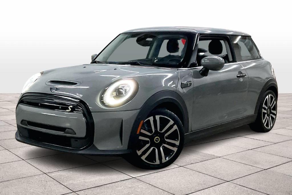used 2023 MINI SE Hardtop car, priced at $19,691