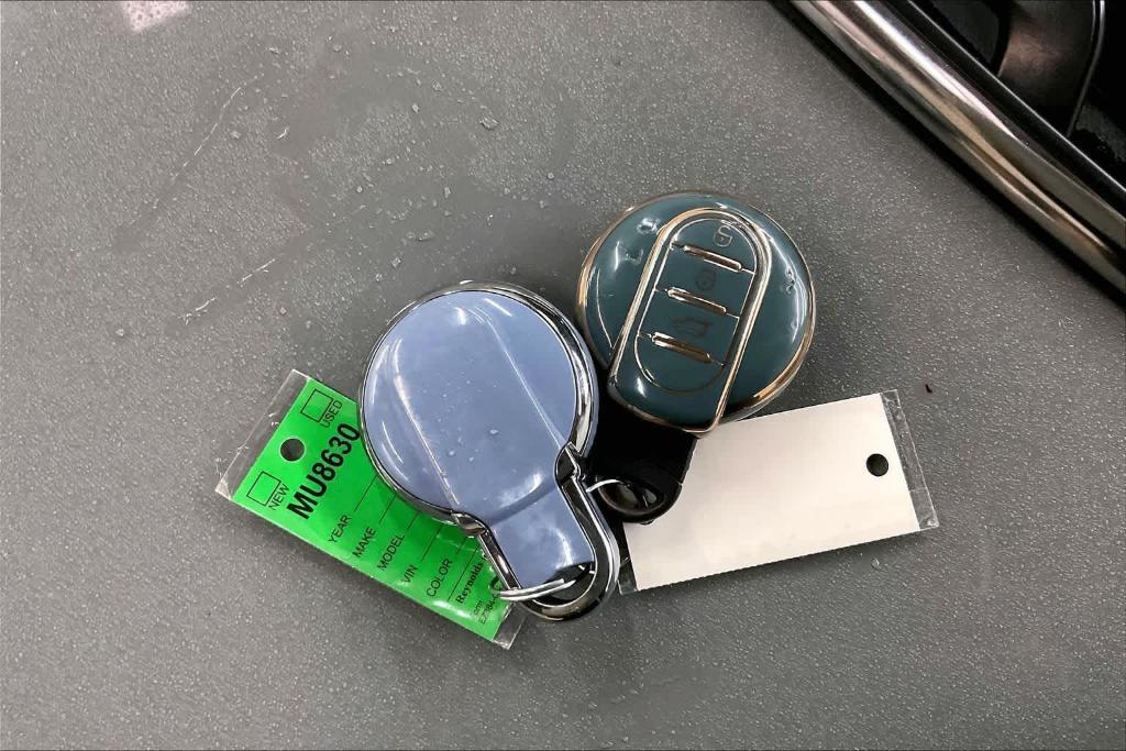 used 2023 MINI SE Hardtop car, priced at $19,691