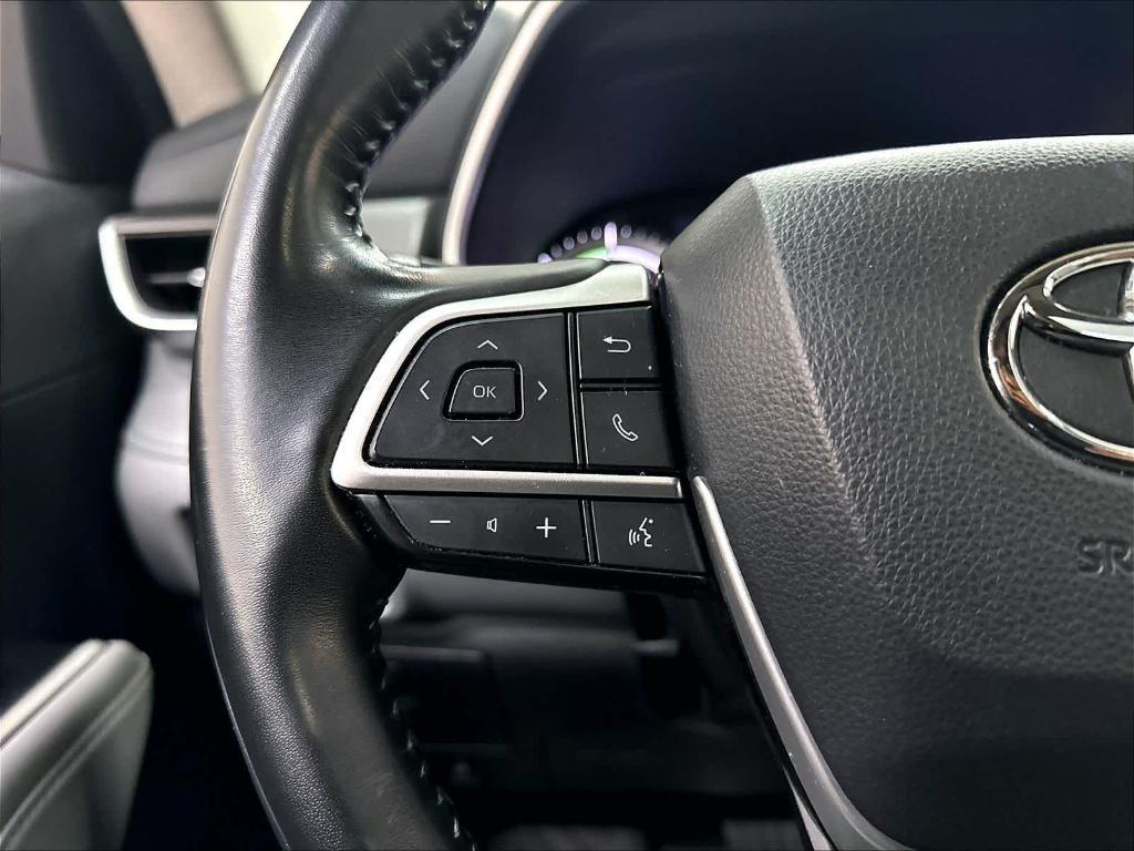used 2022 Toyota Highlander Hybrid car, priced at $36,394
