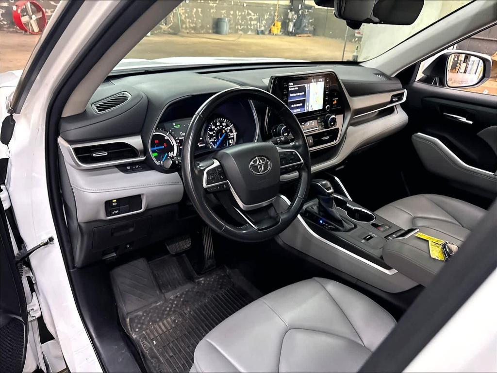 used 2022 Toyota Highlander Hybrid car, priced at $36,394