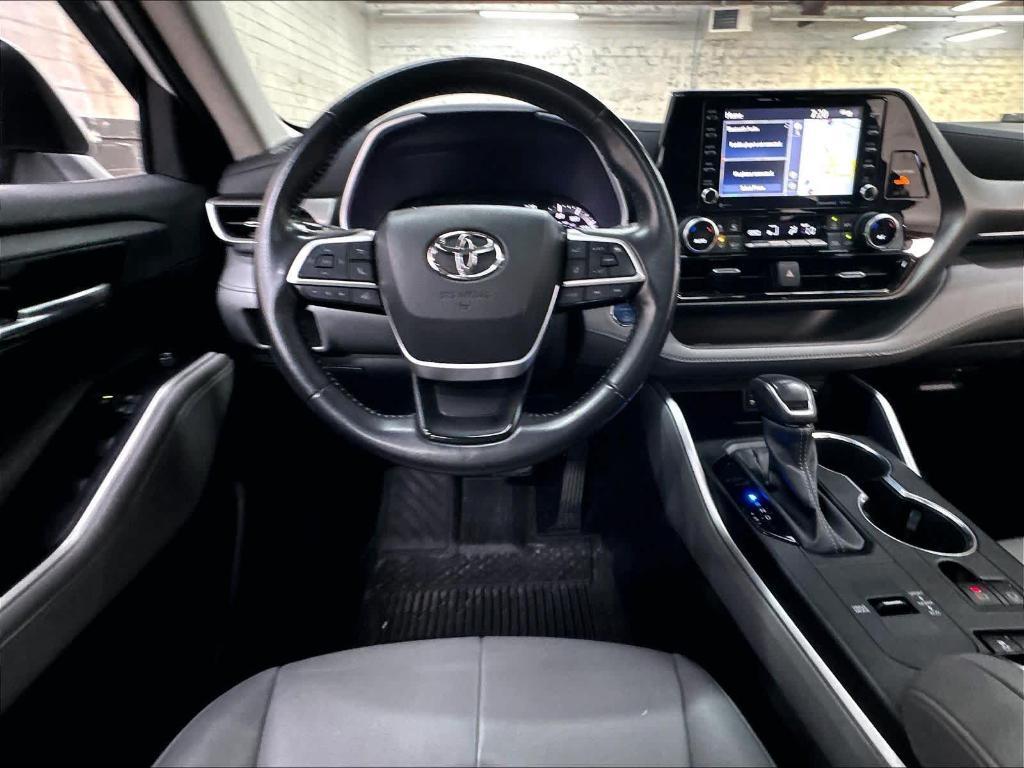 used 2022 Toyota Highlander Hybrid car, priced at $36,394