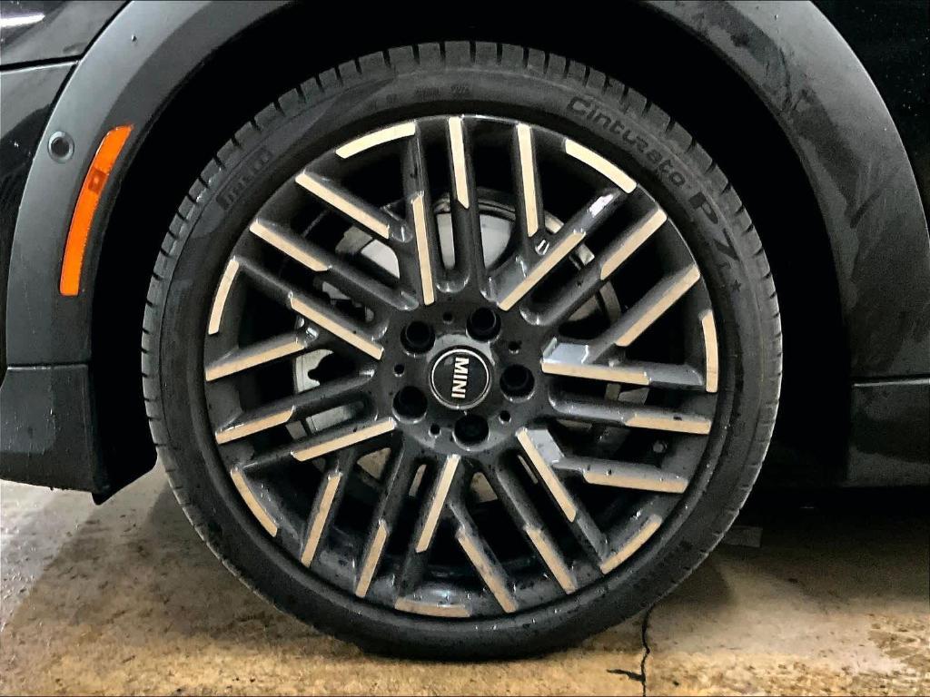 used 2025 MINI Hardtop car, priced at $32,992