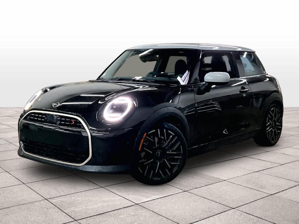 used 2025 MINI Hardtop car, priced at $32,992