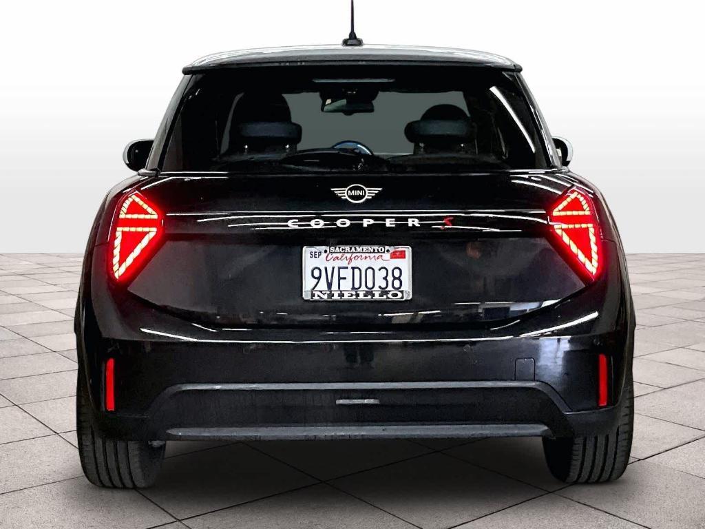 used 2025 MINI Hardtop car, priced at $32,992