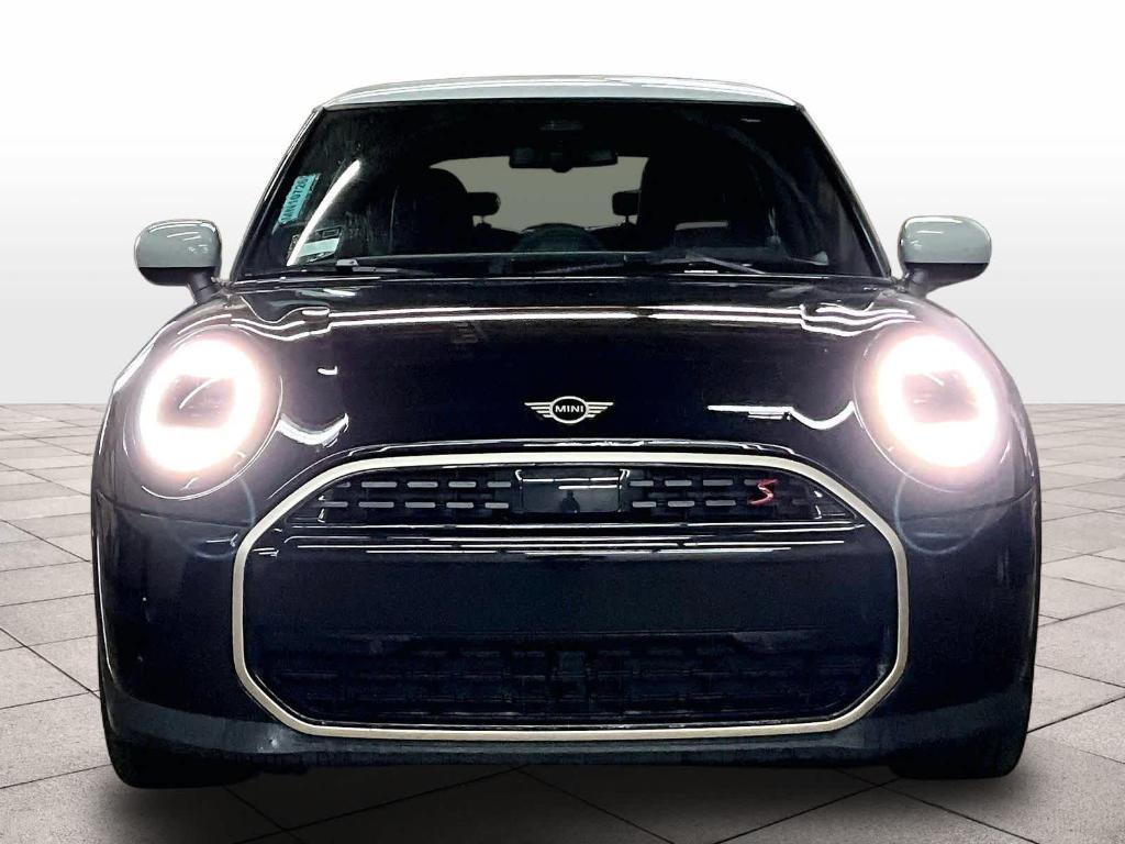 used 2025 MINI Hardtop car, priced at $32,992