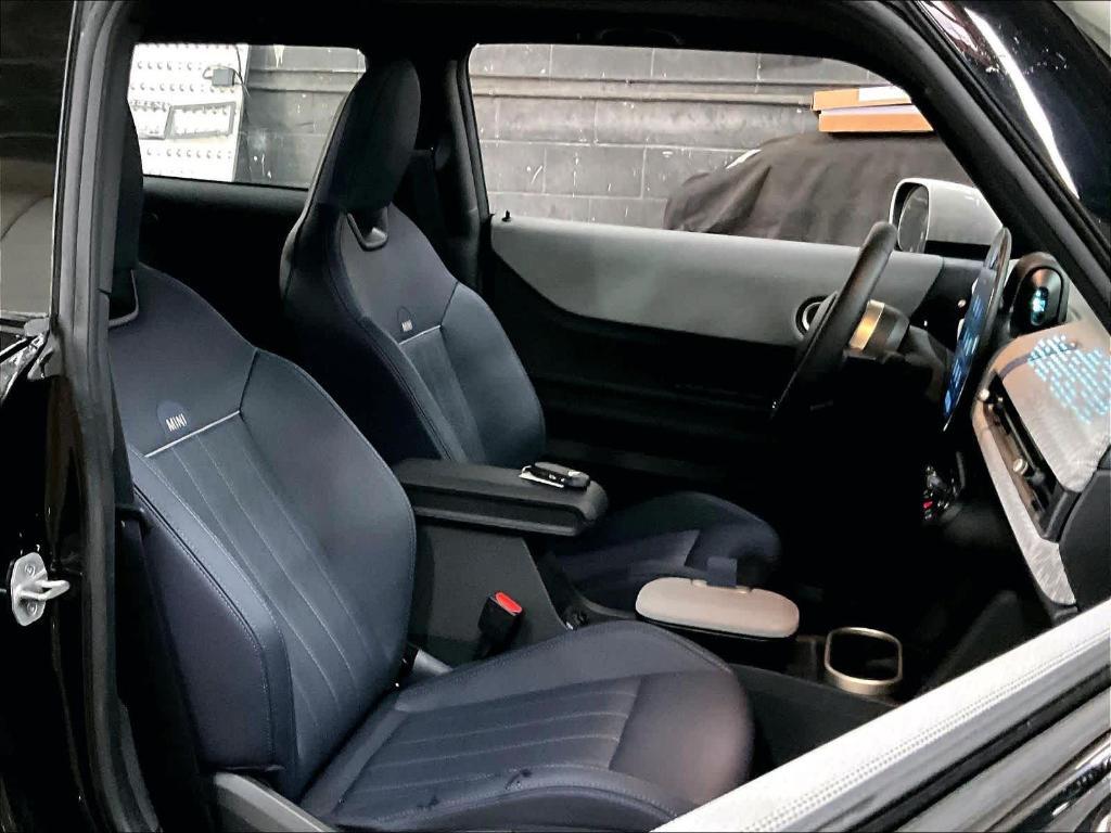 used 2025 MINI Hardtop car, priced at $32,992