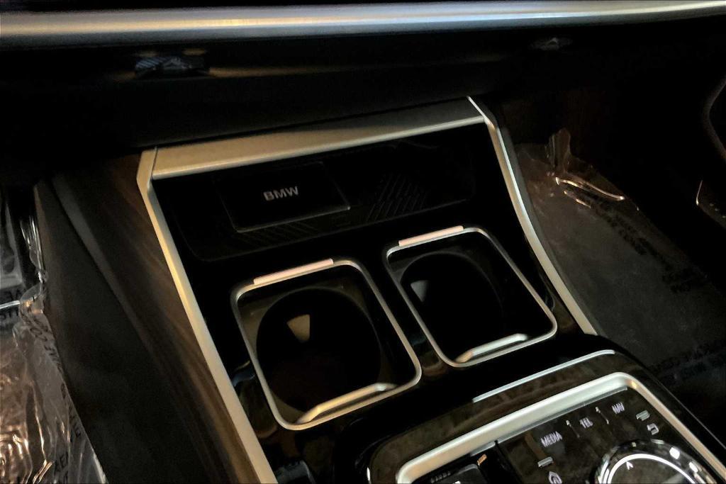 new 2025 BMW 760 car, priced at $129,625