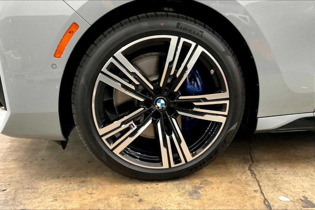 new 2025 BMW 760 car, priced at $129,625