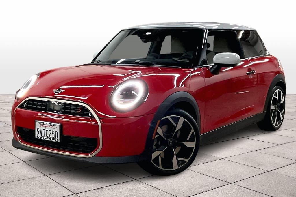 used 2025 MINI Hardtop car, priced at $32,494