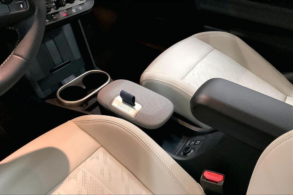 used 2025 MINI Hardtop car, priced at $32,242