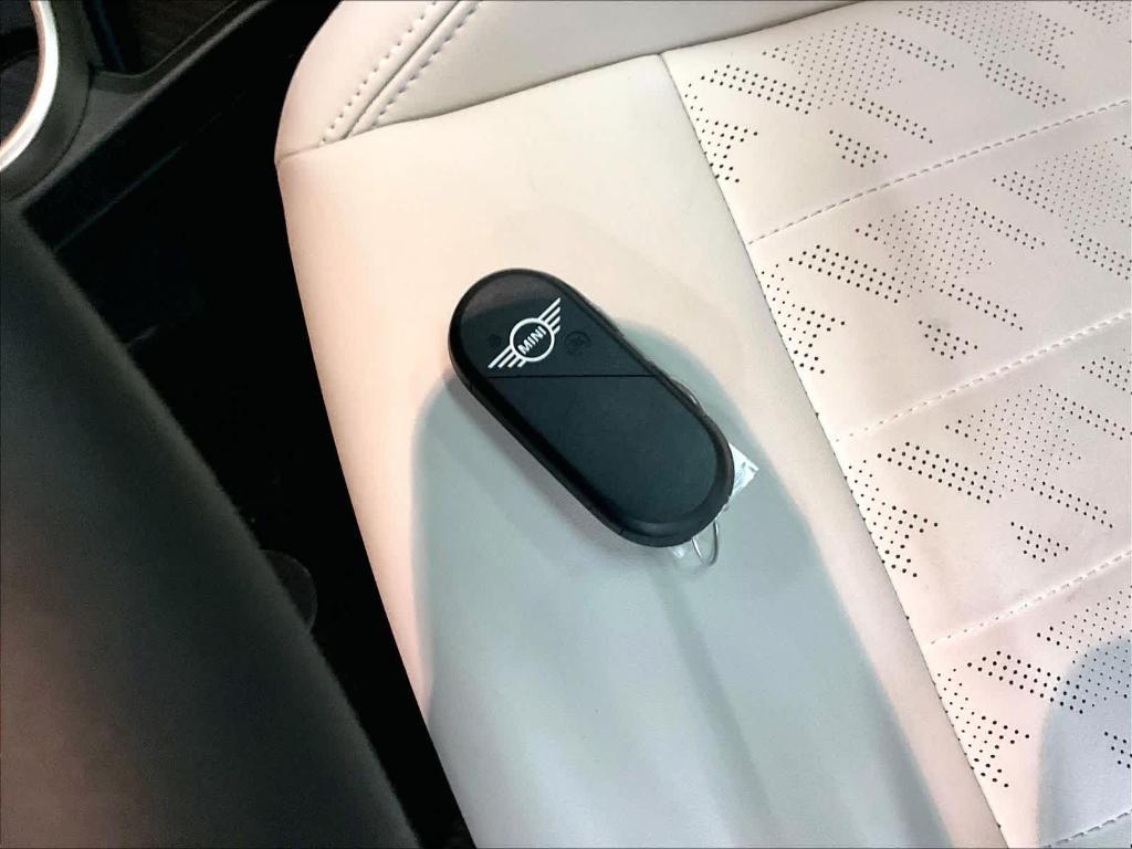 used 2025 MINI Hardtop car, priced at $32,259