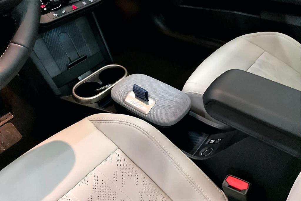 used 2025 MINI Hardtop car, priced at $33,993