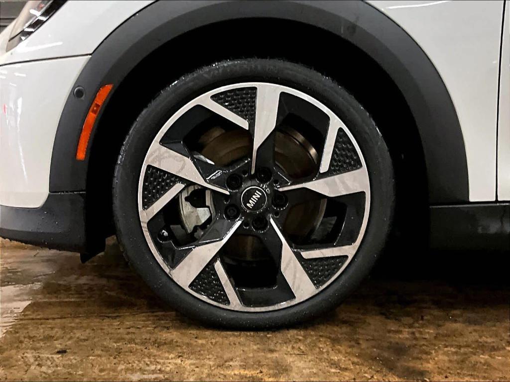 used 2025 MINI Hardtop car, priced at $32,259