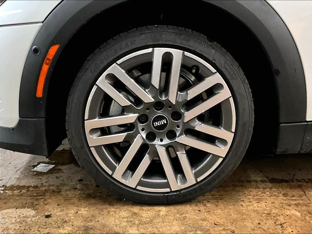 used 2025 MINI Hardtop car, priced at $28,998