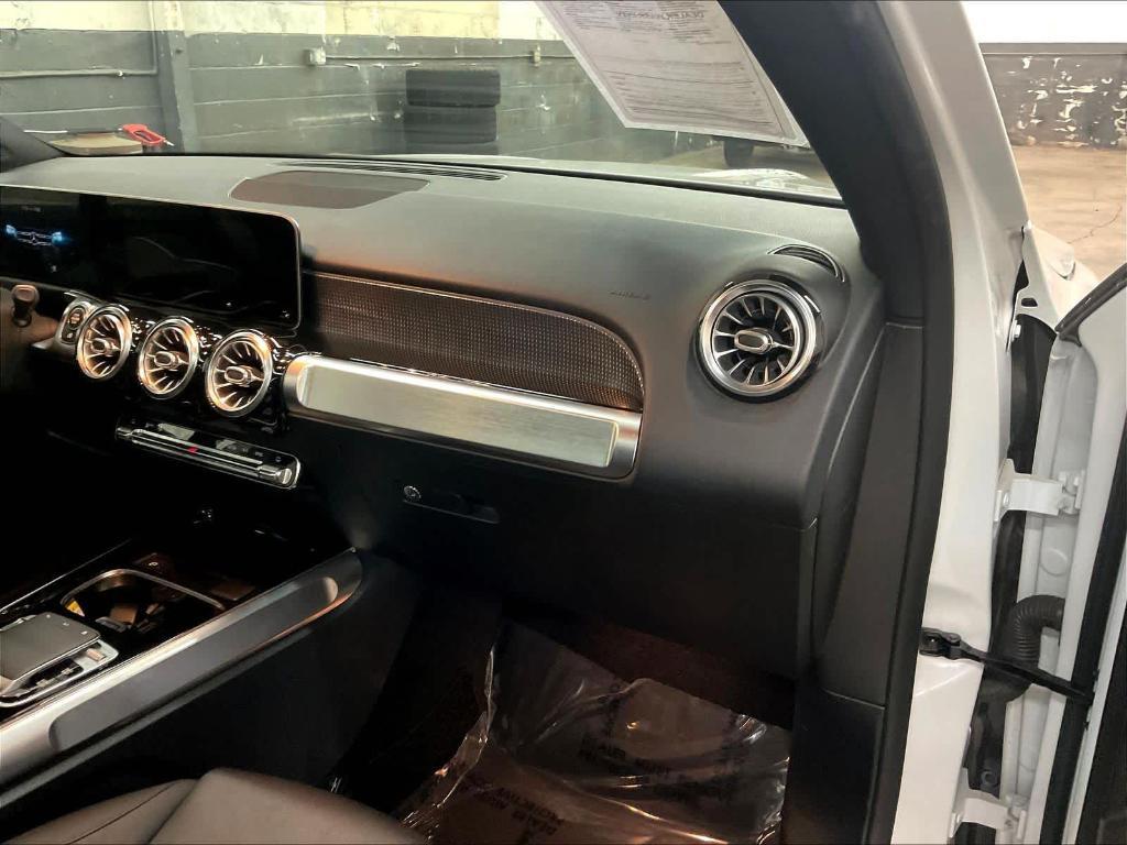 used 2020 Mercedes-Benz GLB 250 car, priced at $27,733