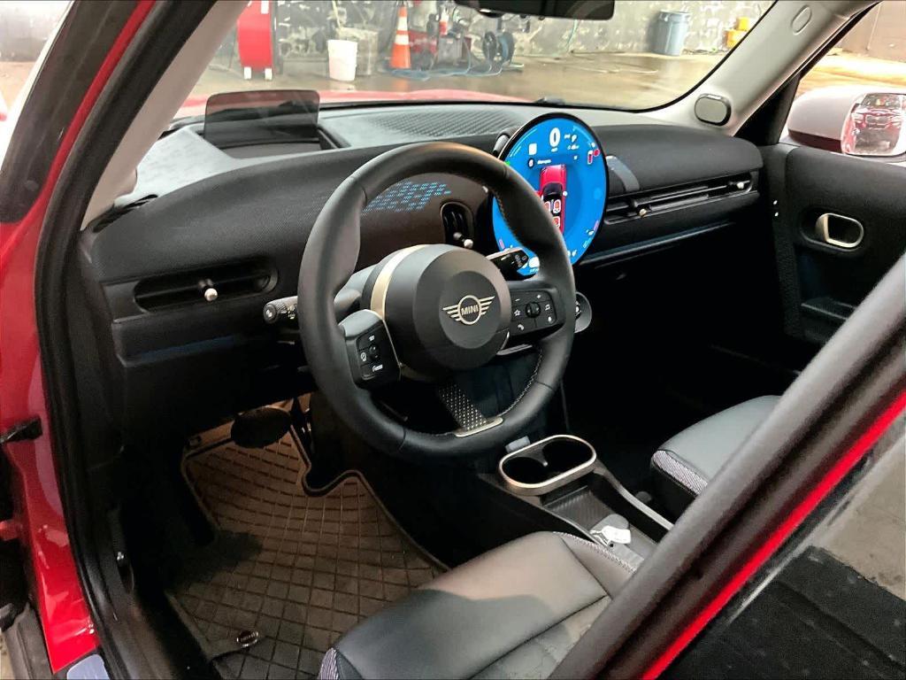 used 2025 MINI Hardtop car, priced at $33,057
