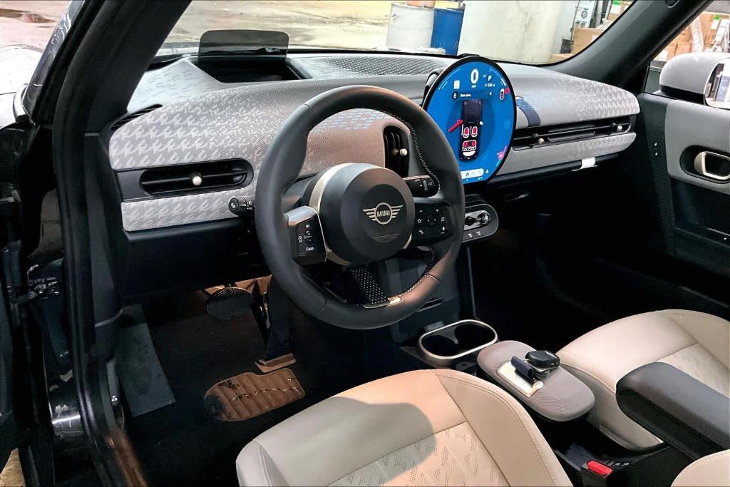 used 2025 MINI Hardtop car, priced at $32,692
