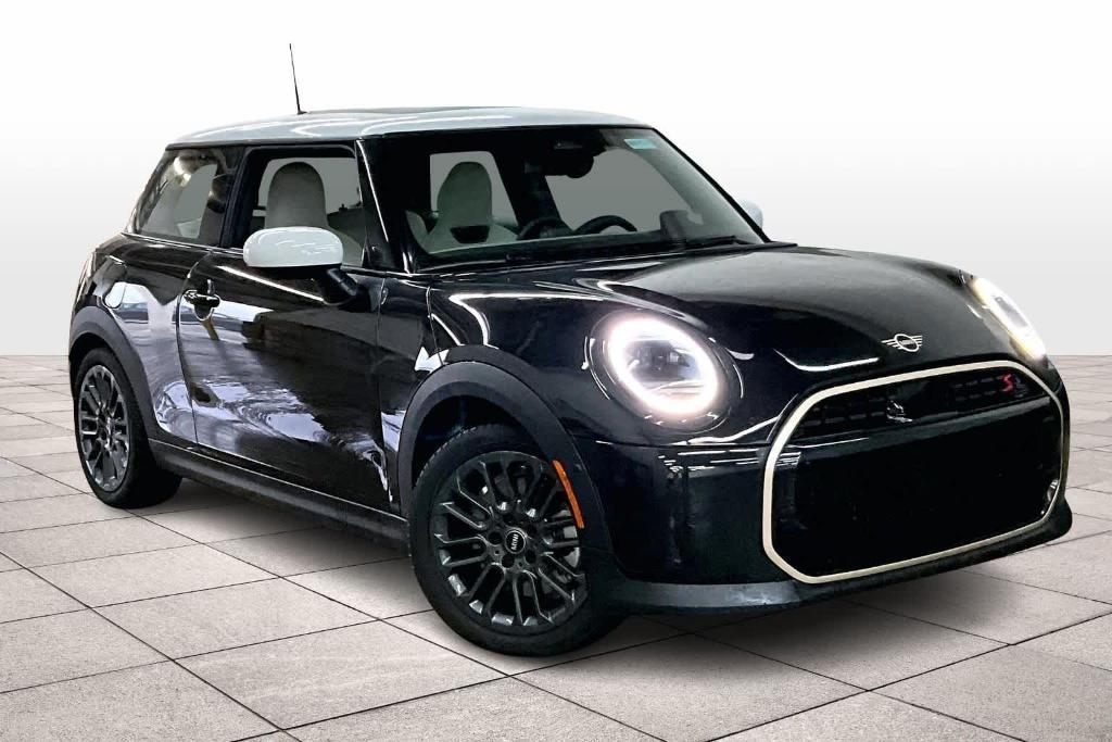used 2025 MINI Hardtop car, priced at $32,692