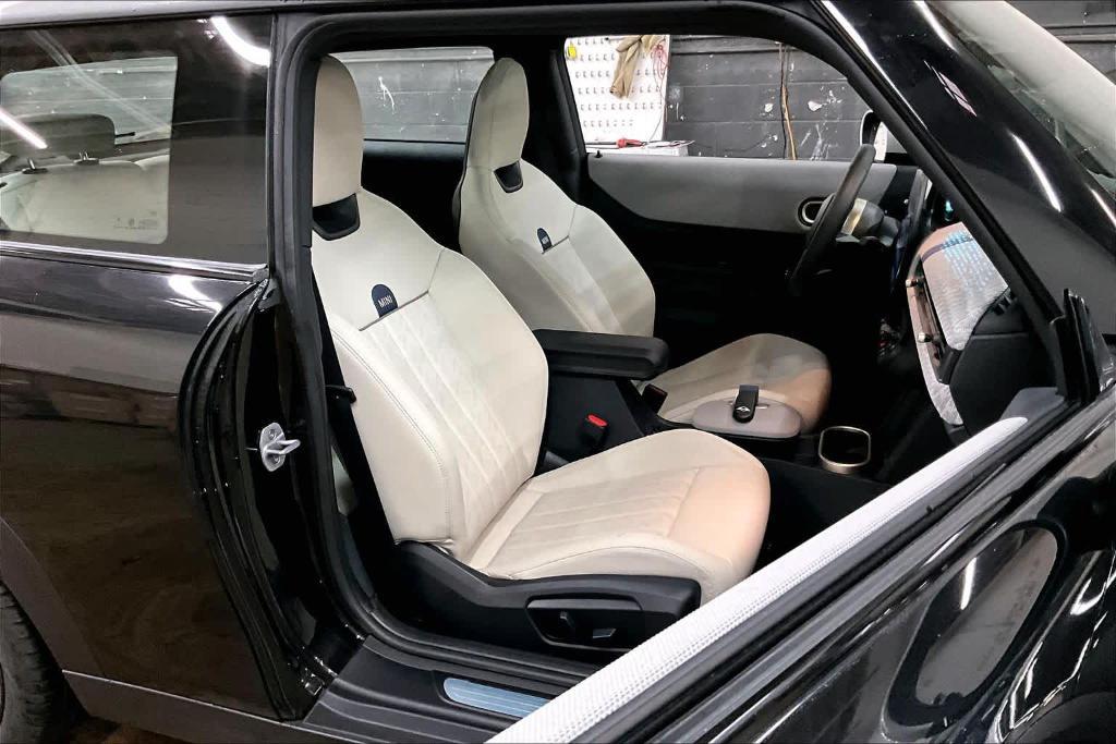 used 2025 MINI Hardtop car, priced at $32,692