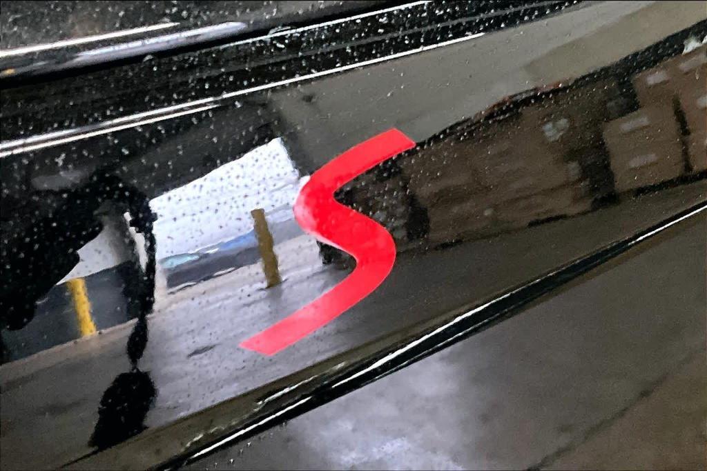 used 2025 MINI Hardtop car, priced at $32,692