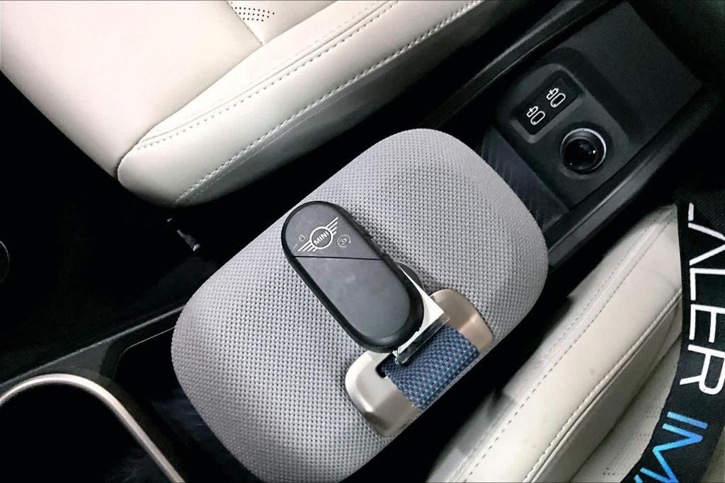 used 2025 MINI Hardtop car, priced at $32,692