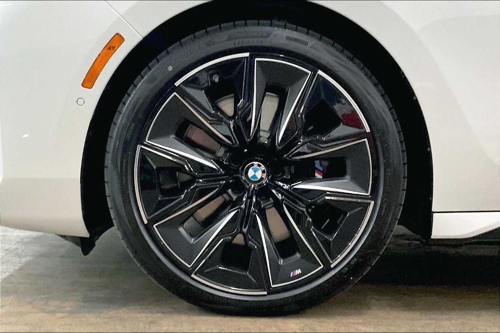 new 2025 BMW 760 car, priced at $129,625