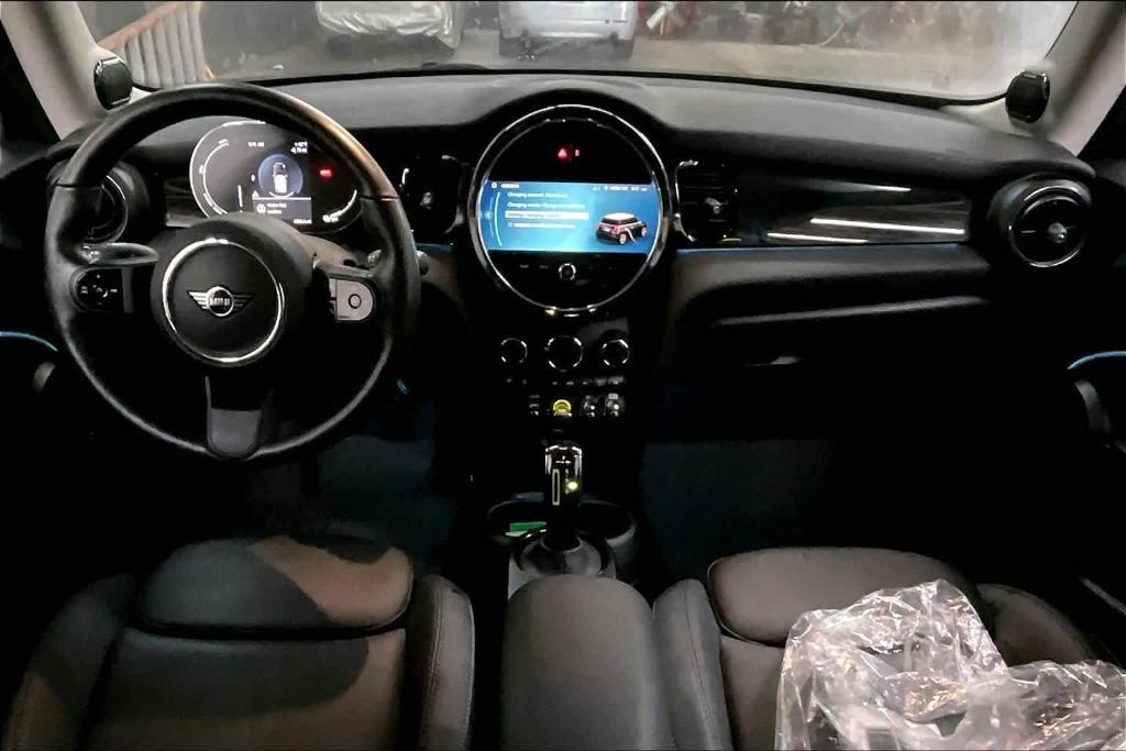 used 2024 MINI SE Hardtop car, priced at $23,893