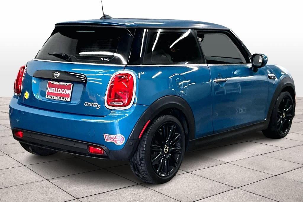 used 2024 MINI SE Hardtop car, priced at $23,893