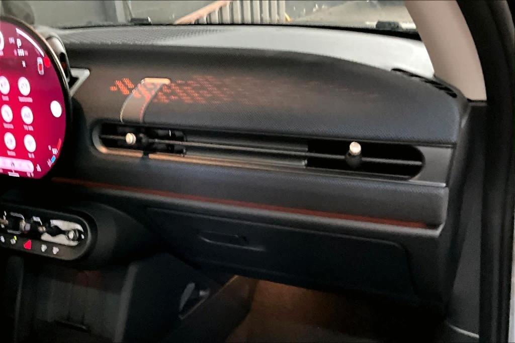 used 2025 MINI Hardtop car, priced at $29,992